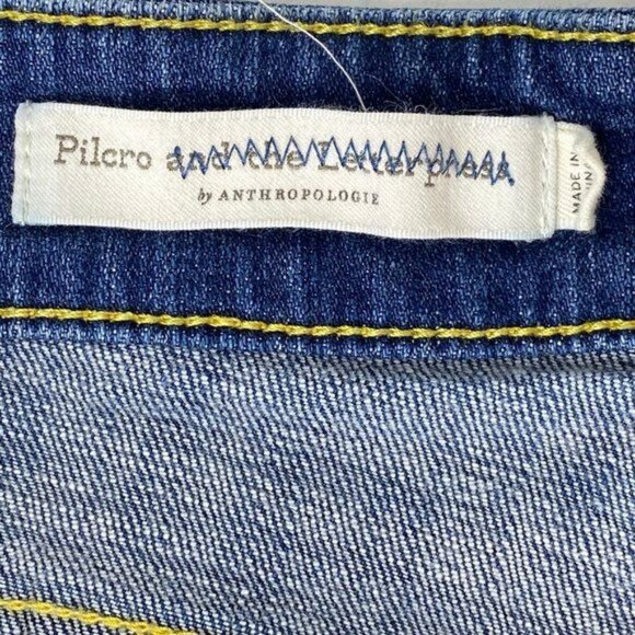 Pilcro Anthropologie Slim Boyfriend Denim Shorts Embroidered Side Taping Size 26 - Picture 3 of 16
